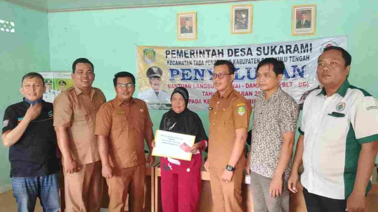 Pemdes Sukarami Serahkan BLT Dana Desa Periode Juni dan Juli 2026