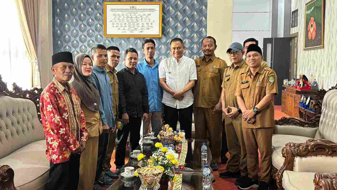 Bupati Bengkulu Tengah Respons Aspirasi Listrik dan Jalan Desa Pagar Agung